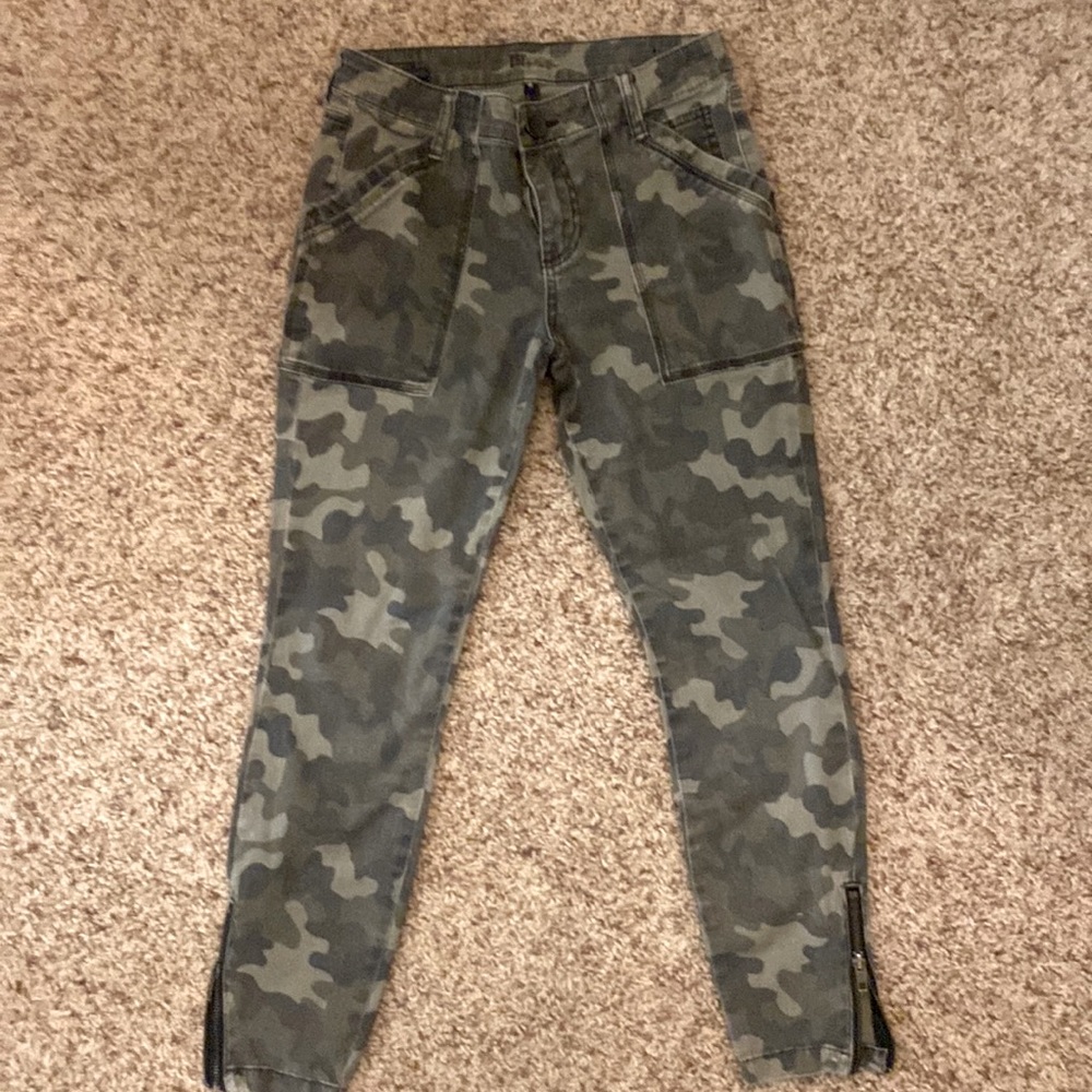 Women’s KUT From The Kloth Camouflage Pants - Zipper Accent @ The Ankle Size 4